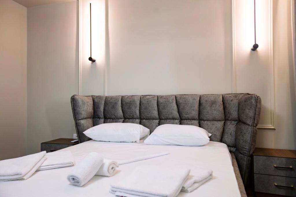 Luxury Apartment At Condor Center 地拉那 外观 照片